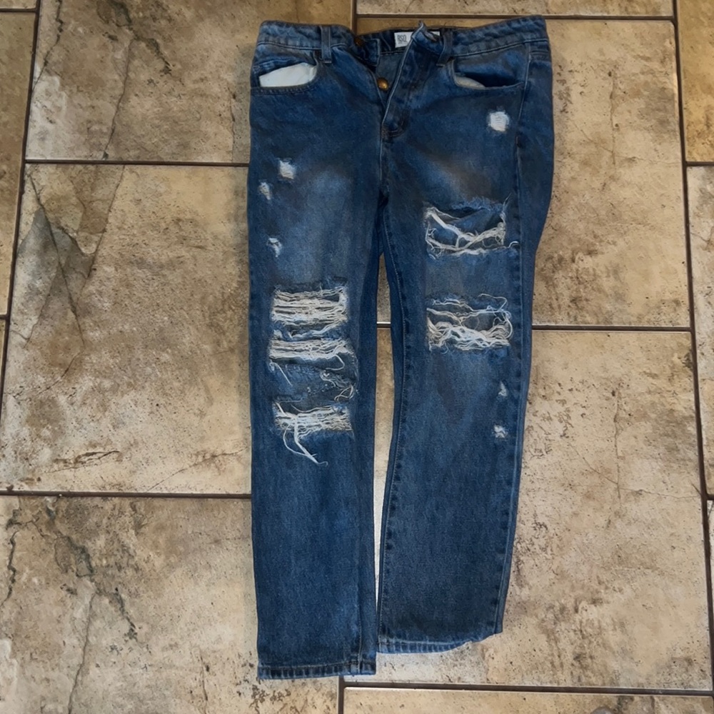 Boy friend jeans , comfy pants, ripped